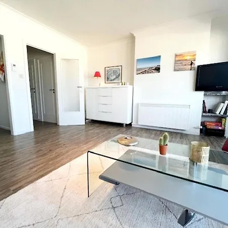 With Stunning Sea View Apartment
